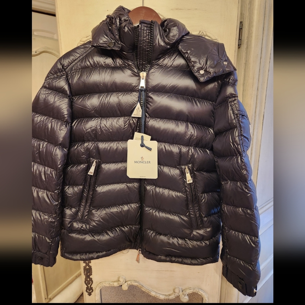 Women Moncler Dalles puffer jacket